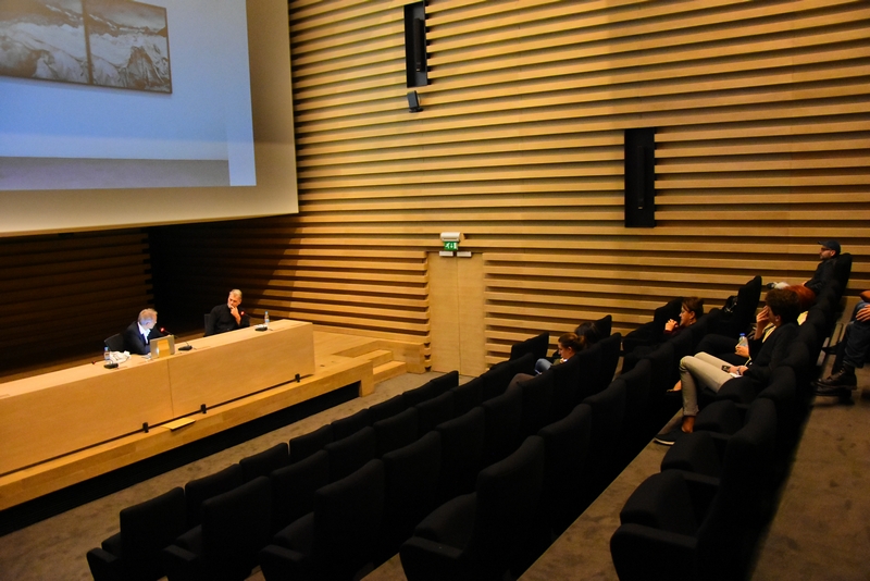 Swiss Art Talks: Daniel Schwartz  While the Fires Burn
